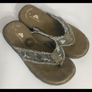 Men’s Ozark Trail Flip Flops Sz 9 Camouflaged